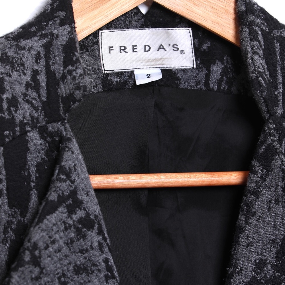 Blazer - Picture 5 of 6